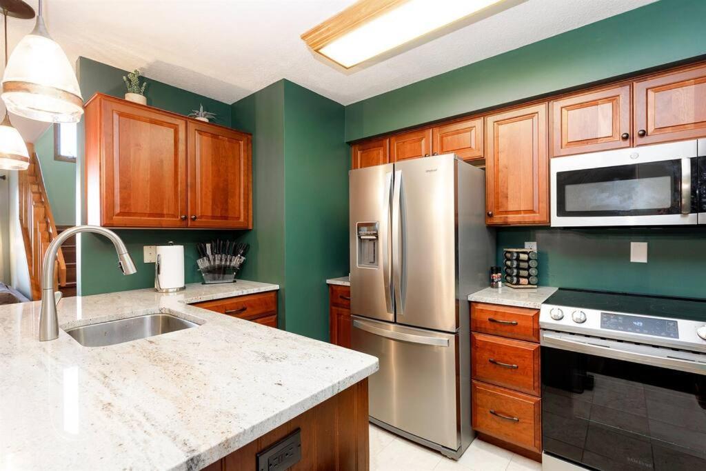 Relaxing 2Bedroom Townhome W/Playroom & Great View غالينا المظهر الخارجي الصورة