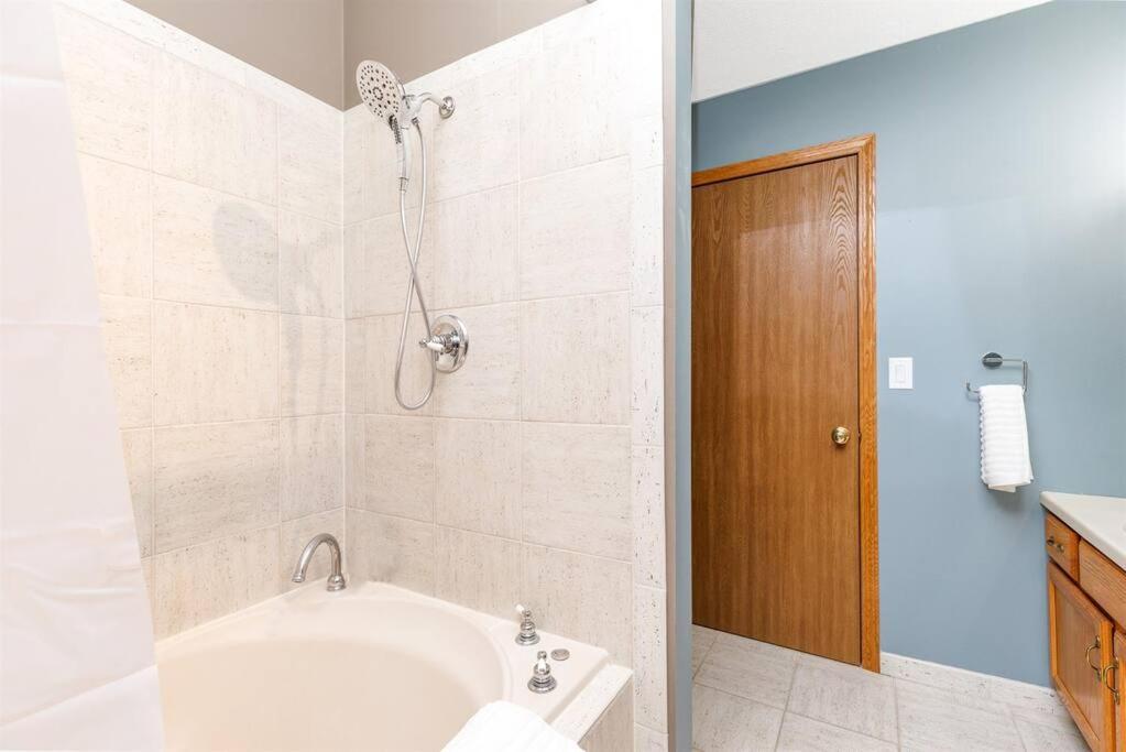 Relaxing 2Bedroom Townhome W/Playroom & Great View غالينا المظهر الخارجي الصورة